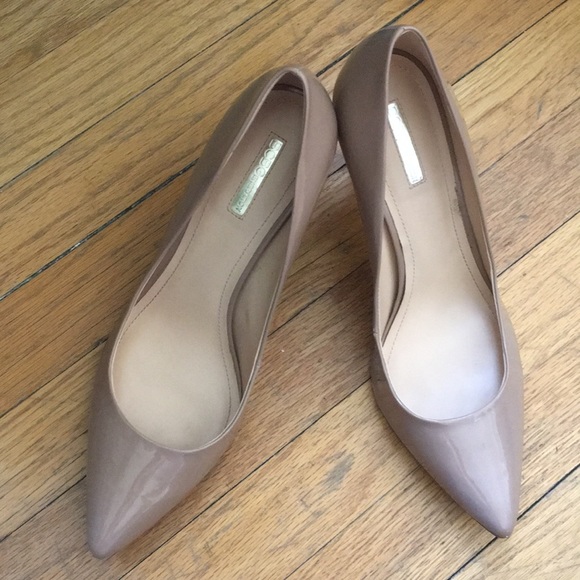 SOLD BCBGeneration Hot Nude Heels/Pumps - Picture 8 of 8